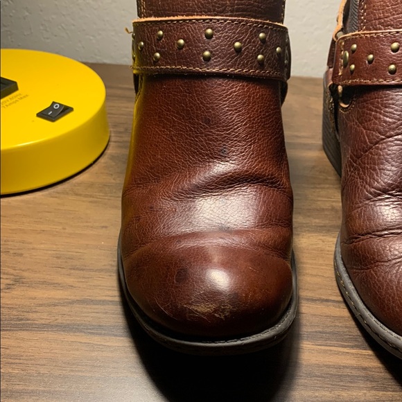 BOC Born Women’s 8 Studded Leather Ankle Boots - Picture 3 of 11